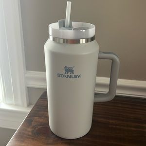 Stanley The Quencher 64 oz